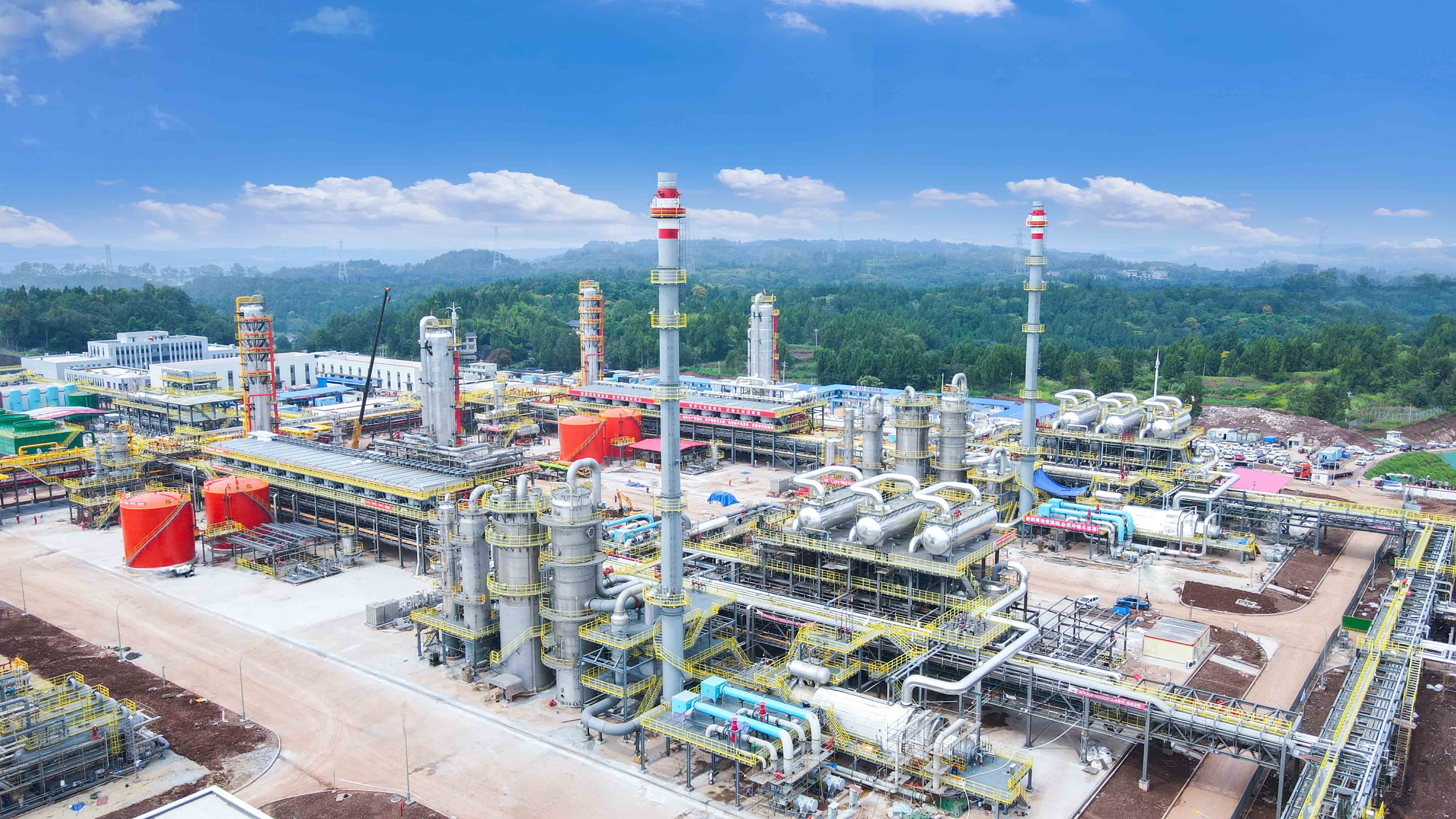 西南油气田安岳第二净化厂及外输系统建设工程  公司首套高含硫尾气处理装置